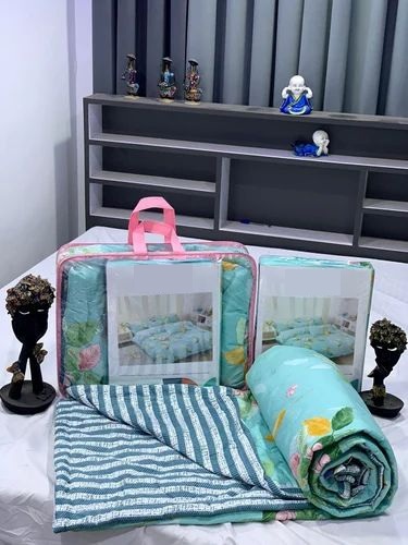 Bedsheet with Comforter Combo